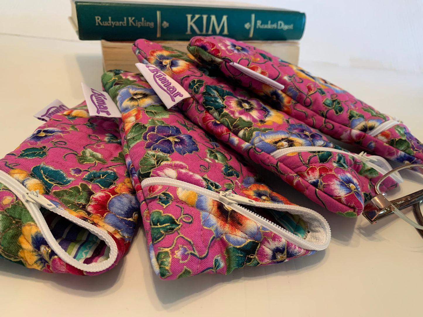 'Violets' Glasses Cases #111