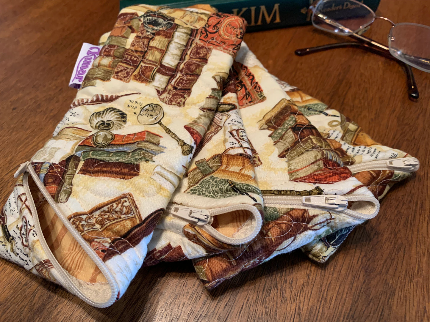'The Library' Glasses Case #108