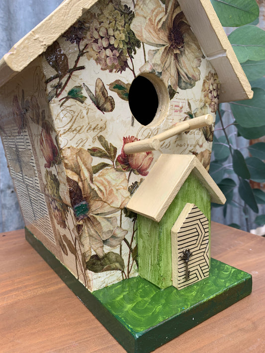 'Cream on Cream' Bird House #230